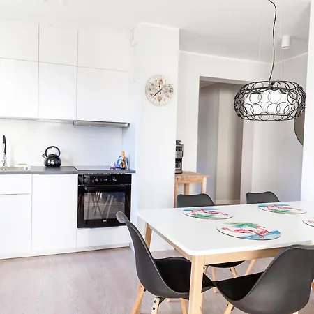 Al-dom Stjarne W Spokojnej Okolicy Apartamento